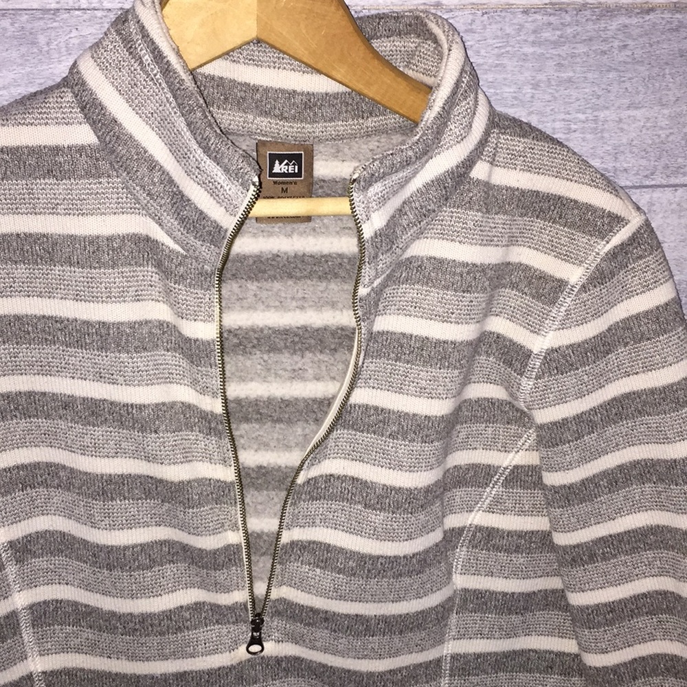 REI Sz Medium Women's Gray Cream 1/4 Zip Pullover